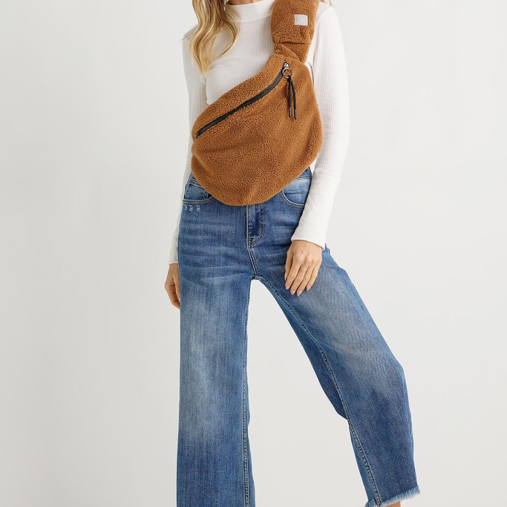 FREE PEOPLE OVERACHIEVER SHERPA SLING BAG | NWT